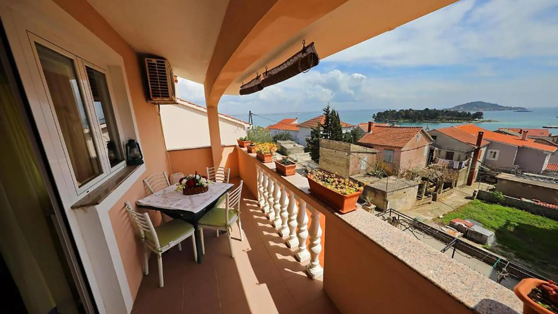 Awesome Apartment In Preko With Wifi